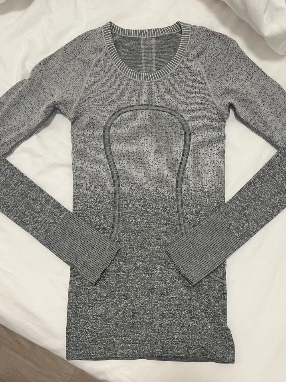 Lululemon Swiftly Tech Longsleeve, Size 2, Dark Cast Grey Ombre